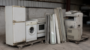 Codul de deșeu 16 02 10* – echipamente casate cu conţinut de PCB sau contaminate cu PCB
